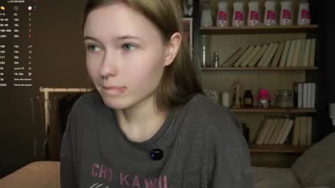 Snapshot of angelabalay chatting on 02-11-26, 11:15 Mary online show from 02-11-26, 11:15