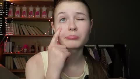 Snapshot of angelabalay chatting on 02-13-26, 11:39 Mary online show from 02-13-26, 11:39