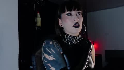 Snapshot of angelabl0odborne chatting on 10-15-25, 09:04 Angela help me reach 100 thumbs up online show from 10-15-25, 09:04