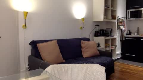 Angela online show from 01-22-25, 11:53