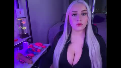 Snapshot of angeladiamondd1 chatting on 01-29-25, 06:01 angeladiamondd1 online show from 01-29-25, 06:01