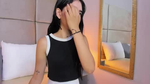 angelag_ online show from 11-26-25, 08:43