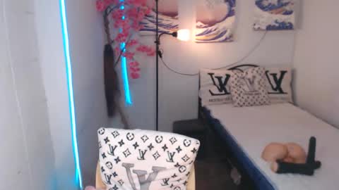 Snapshot of angelamorena chatting on 03-03-25, 10:20 angelamorena online show from 03-03-25, 10:20