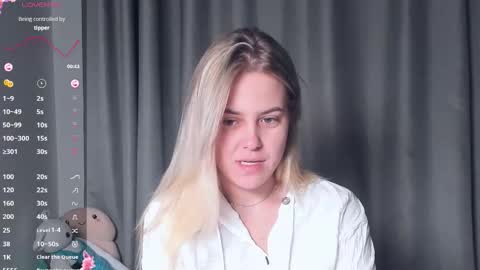 Snapshot of angelanty chatting on 10-23-25, 04:17 Darsi Anty online show from 10-23-25, 04:17