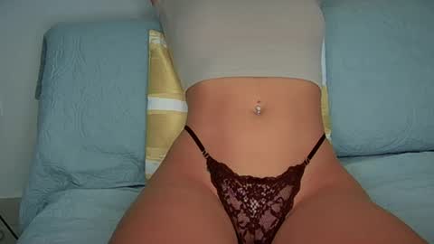 Snapshot of angelbabylovee chatting on 09-20-25, 12:33 Angel online show from 09-20-25, 12:33
