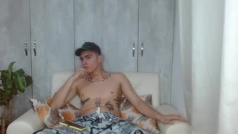 Snapshot of angelbacker22 chatting on 01-27-25, 04:41 angelbacker22 online show from 01-27-25, 04:41