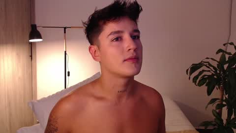 Snapshot of angelcossio chatting on 12-13-24, 01:04 Angel online show from 12-13-24, 01:04