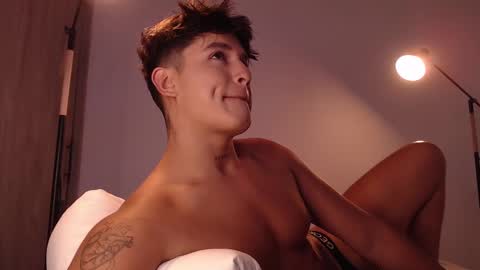 Snapshot of angelcossio chatting on 03-11-25, 10:09 Angel online show from 03-11-25, 10:09