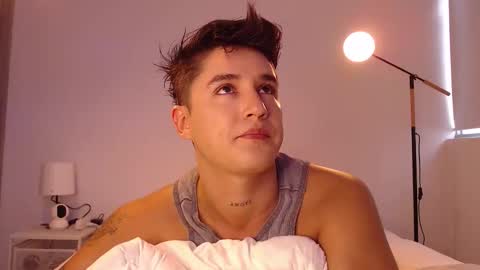 Snapshot of angelcossio chatting on 10-17-25, 09:39 Angel online show from 10-17-25, 09:39