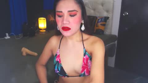 Snapshot of angelcumfallen chatting on 01-09-25, 01:02 Angel online show from 01-09-25, 01:02