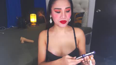 Snapshot of angelcumfallen chatting on 01-11-25, 12:18 Angel online show from 01-11-25, 12:18