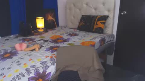 Snapshot of angelcumfallen chatting on 01-29-25, 01:05 Angel online show from 01-29-25, 01:05