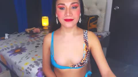 Snapshot of angelcumfallen chatting on 02-11-25, 06:22 Angel online show from 02-11-25, 06:22