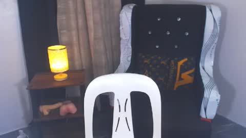 Snapshot of angelcumfallen chatting on 02-17-25, 01:04 Angel online show from 02-17-25, 01:04