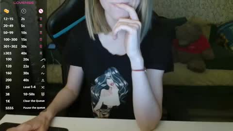 Snapshot of angelcute32 chatting on 02-10-26, 03:38 AngelCute32 online show from 02-10-26, 03:38