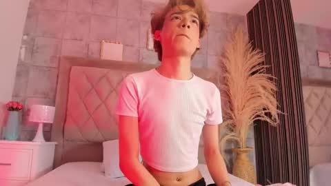 Snapshot of angeldoll_1 chatting on 03-22-26, 07:12 Angel Doll online show from 03-22-26, 07:12