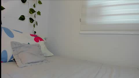 angeldulcevela69 online show from 11-10-25, 09:47