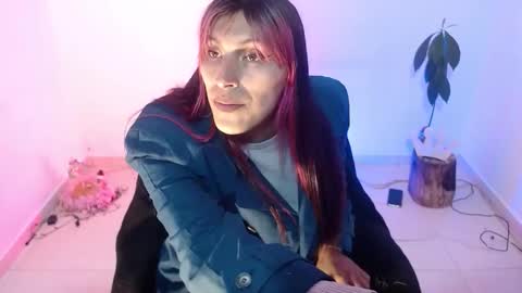 angele online show from 11-18-25, 05:01