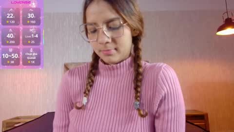 Snapshot of angeles_azul chatting on 09-20-25, 03:13 angel online show from 09-20-25, 03:13
