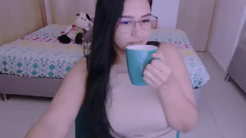 Snapshot of angeleslinda chatting on 12-10-24, 07:43 anastasia online show from 12-10-24, 07:43