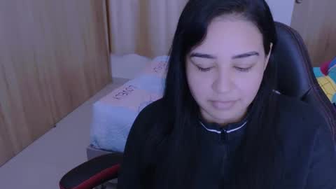 Snapshot of angeleslinda chatting on 01-28-25, 07:21 anastasia online show from 01-28-25, 07:21