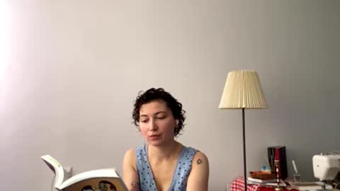 Elisa online show from 10-13-25, 07:41