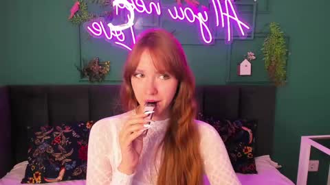Snapshot of angelfleur chatting on 05-23-26, 01:33 Angela online show from 05-23-26, 01:33