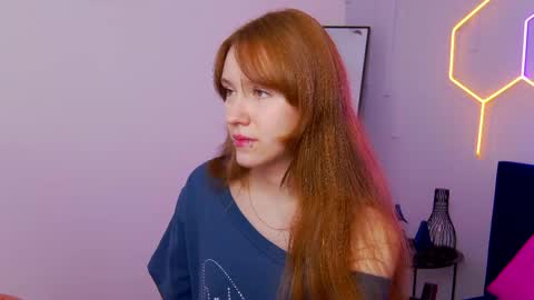 Snapshot of angelfleur chatting on 06-06-26, 01:32 Angela online show from 06-06-26, 01:32