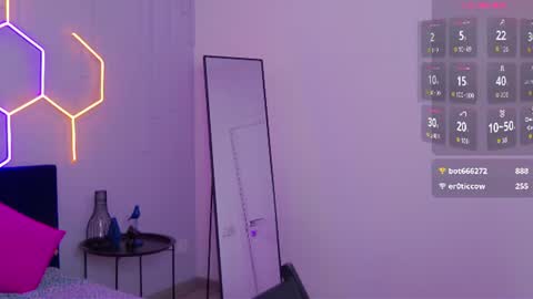 Snapshot of angelfleur chatting on 06-11-26, 02:53 Angela online show from 06-11-26, 02:53
