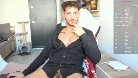 Snapshot of angelfrank chatting on 10-29-25, 01:02 Frankie online show from 10-29-25, 01:02