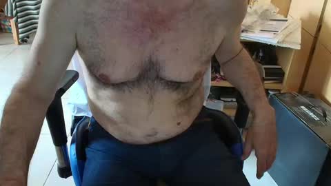 Snapshot of angelgarcia269 chatting on 11-12-25, 12:16 angelgarcia269 online show from 11-12-25, 12:16