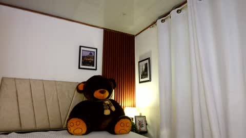 Snapshot of angeli_sexi chatting on 08-08-26, 11:50 Carolina online show from 08-08-26, 11:50