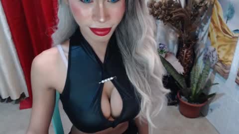 DIVINE ANGEL online show from 02-12-25, 09:42
