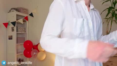 Snapshot of angelic_look chatting on 02-17-26, 04:31 Daniel online show from 02-17-26, 04:31