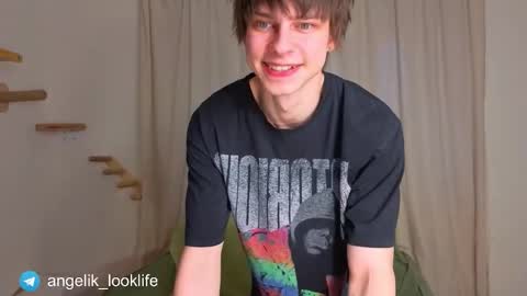 Snapshot of angelic_look chatting on 03-13-26, 04:08 Daniel online show from 03-13-26, 04:08