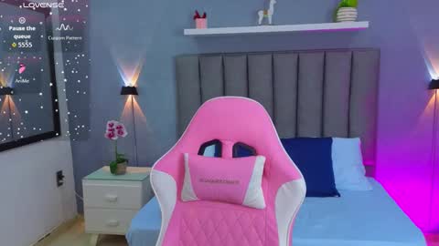 A N G E L I C A online show from 10-17-25, 12:08