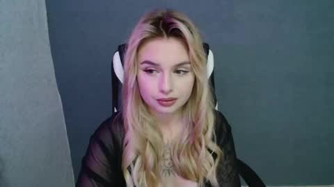 Snapshot of angelicablanch chatting on 09-08-25, 08:08 angelicablanch online show from 09-08-25, 08:08