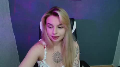 Snapshot of angelicablanch chatting on 09-12-25, 09:04 angelicablanch online show from 09-12-25, 09:04