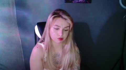 Snapshot of angelicablanch chatting on 09-23-25, 08:12 angelicablanch online show from 09-23-25, 08:12