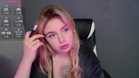 Snapshot of angelicablanch chatting on 10-09-25, 08:40 angelicablanch online show from 10-09-25, 08:40