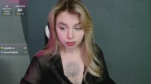 Snapshot of angelicablanch chatting on 10-21-25, 08:53 angelicablanch online show from 10-21-25, 08:53