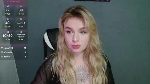 Snapshot of angelicablanch chatting on 10-27-25, 10:03 angelicablanch online show from 10-27-25, 10:03