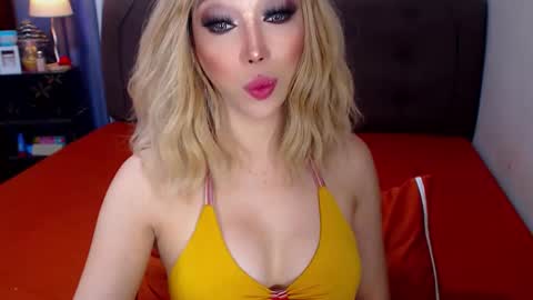 MS. AMALIA online show from 12-20-25, 04:41