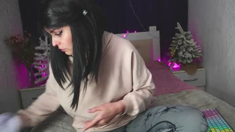 Snapshot of angelika_rouge chatting on 01-05-25, 03:55 Angelika Rouge online show from 01-05-25, 03:55