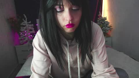 Snapshot of angelika_rouge chatting on 01-26-25, 03:36 Angelika Rouge online show from 01-26-25, 03:36