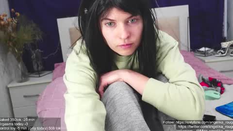 Snapshot of angelika_rouge chatting on 02-18-25, 12:49 Angelika Rouge online show from 02-18-25, 12:49
