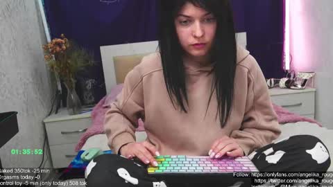 Snapshot of angelika_rouge chatting on 02-22-25, 06:28 Angelika Rouge online show from 02-22-25, 06:28