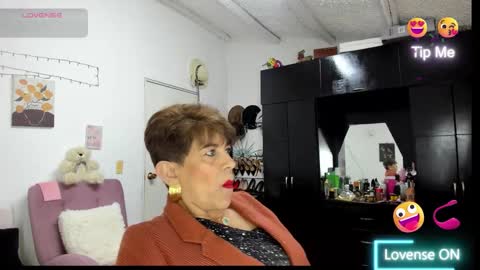 Angelina online show from 11-28-25, 09:39