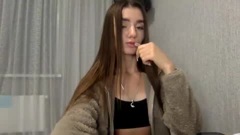 Snapshot of angelina_sunshine chatting on 09-21-25, 07:26 Angelina online show from 09-21-25, 07:26