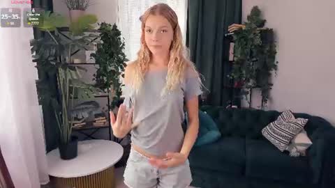 Alice WOW online show from 08-09-26, 08:41